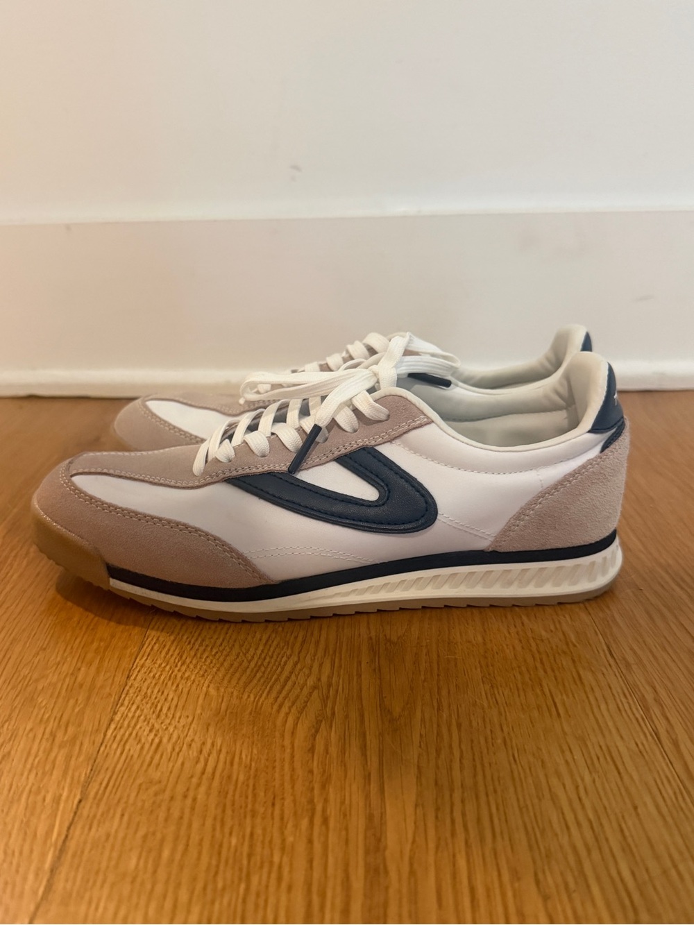 Women’s Casual White & Beige Retro Runner Sneakers